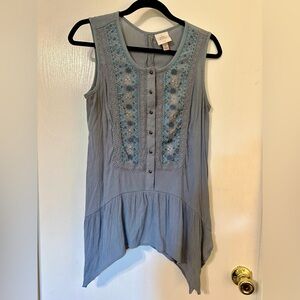 Knox Rose sleeveless embroidered lace trim top. Size medium